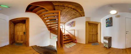 Rossmarkt Haus Отели рядом с достопримечательностью «DASH»