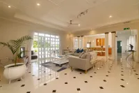 2 Bed Villa - Sleeps 4 - Pets - Pool - Garden Hotels in Belombre