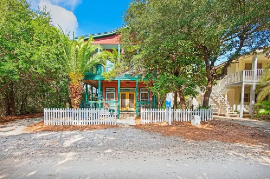 Playhouse II Hotels in Seagrove Beach