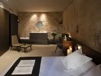 Caro Hotel Hotels near Serranos Gate