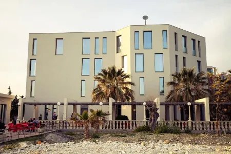 Hotel Bologna Отели в г. Влёра