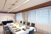 Maritim Hotel Magdeburg - Breakfast