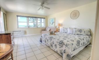 Daytona Shores Inn and Suites