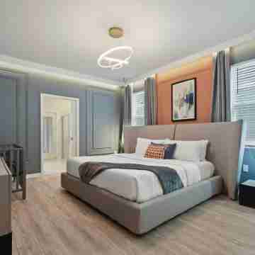 Luxury Disney Home w Private Pool Spa Game Bar Rooms