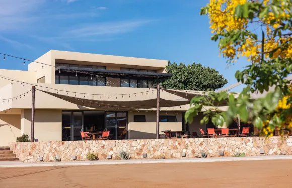 厄比納紅酒民宿度假村