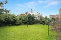 Joivy Luxury House with Patio Next to North Berwick Beach Hotels in North Berwick