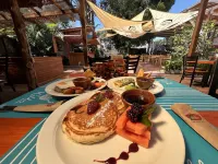 Hotel Panajachel Oasis - breakfast