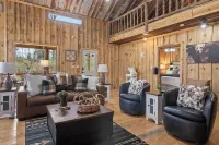 Hidden Oaks Elite Cabin # 4