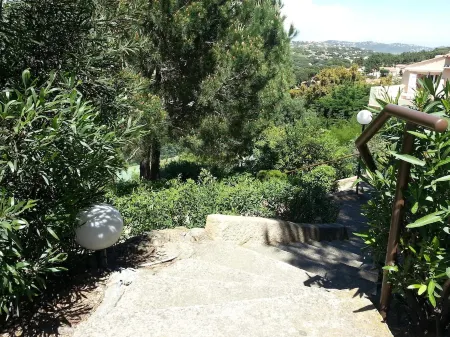 SAINTE-MAXIME - Accommodation with garden and veranda in swimming pool, tennis area