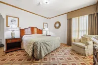 Embassy Hotel - parking