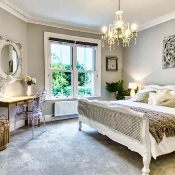 Poets Apartment with Free Parking by My Getaways
