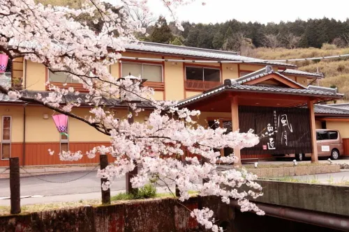 Fugetsugyosho Hotel di Toyooka