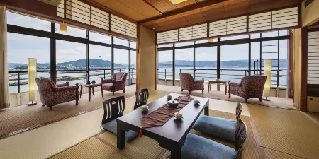 Manpa Resort Отели рядом со станцией JR Kimiidera Station