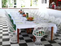 Driftwood Resort Hotels in Alotau