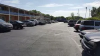 Crystal Inn - Neptune - parking