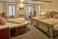 Baeren Hotel, the Bear Inn Hotels in Wilderswil