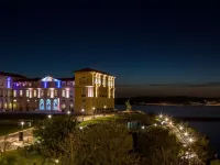 Sofitel Marseille Vieux-Port Hotels near Mucem