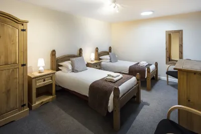 Roydon Marina Village Hotel Hotels near The Gallery at Parndon Mill