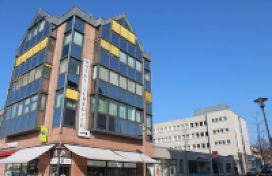 هوتل إلبرويخ دوسيلدورف Hotels near هولتهاوزِن