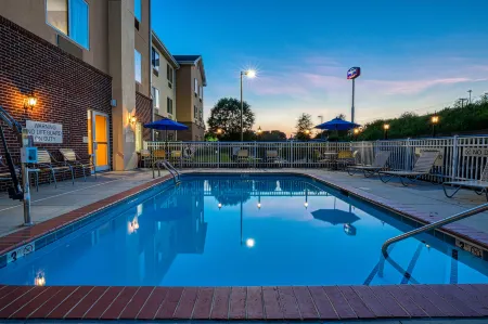 Fairfield Inn Charlotte Mooresville/Lake Norman Отели рядом с достопримечательностью «Trump National Golf Club Charlotte»