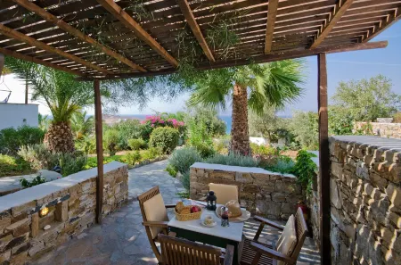 卡沃斯納克索斯酒店