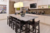 هيلتون جاردن إن دالاس/أديسون