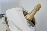 أوسونا باي هوتل بوتيك - بار