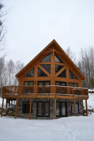 Selenia Lodge- Résidences et Chalets Dans les Laurentides