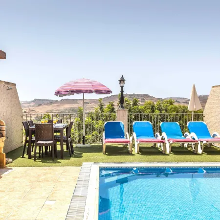 Villa Ta Debora Sleeps 7 with Pool