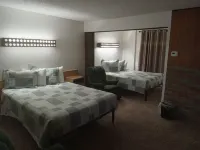 Siesta Motel - parking