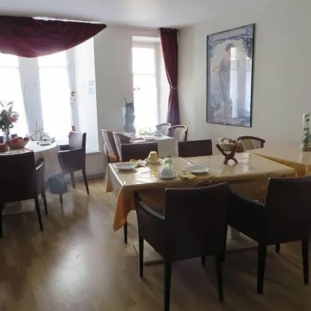 Hotel Régina Отели рядом с достопримечательностью «Университет Франш-Конте»