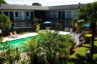 Motel 6 Lantana, FL - Beach