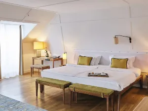 Louis Hotel