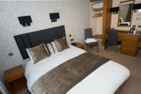 Falcon Hotel