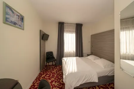 Hotel Majestic Alsace - Strasbourg Nord Отели в г. Виндштейн