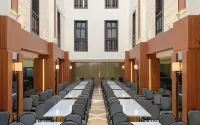 廣場花園飯店及公寓