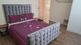 Beachside Family Home Sleeps 8 with Parking