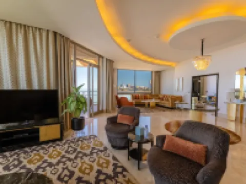 Marina Hotel โรงแรมในSalmiya