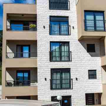 Apartmani Ralux Tivat Hotel Exterior