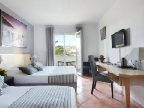 โลจิส โรงแรม เล โรแดง โรงแรมในอาร์ล