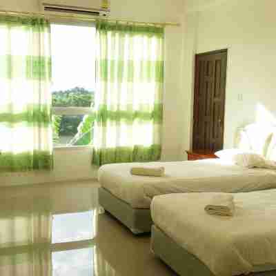 The Sale Hub Rooms