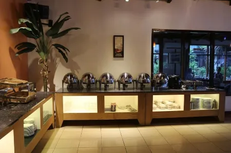 Serayu Hotel Timika Отели в г. Тимика