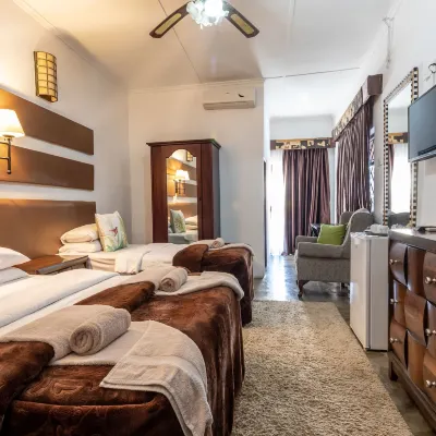 Ngoma Zanga Lodge Hotels near Devil's Pool