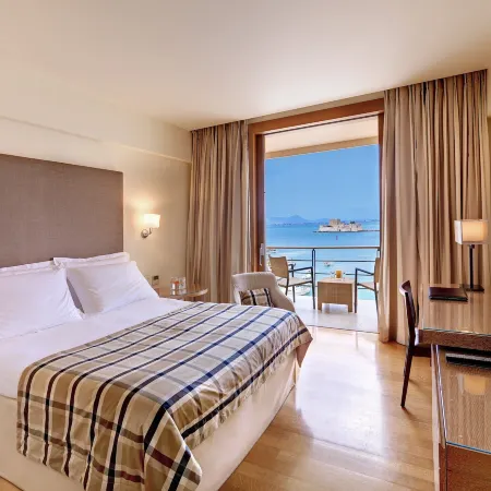 Amphitryon Hotel