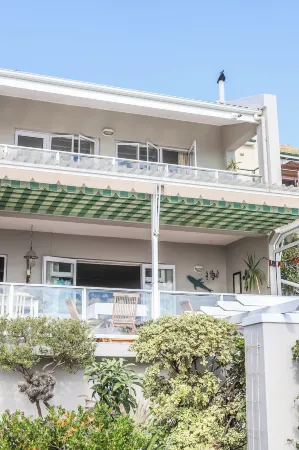 The Grosvenor Guest House & Self Catering Отели рядом с достопримечательностью «Pollsmoor Prison»