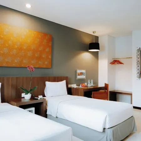 Praja Hotel Отели рядом с достопримечательностью «Бундаран Ренон»