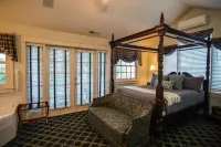 The Campbell House Inn - Bathtub