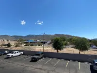 Desert Sands Inn & Suites - Motels