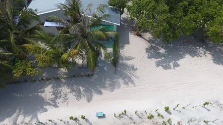 Ithaa Beach Отели рядом с достопримечательностью «Гурайдо»