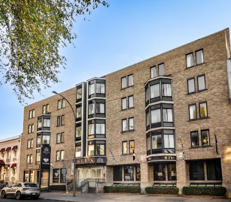 Lelux Hotel Отели рядом с достопримечательностью «Парк Жан-Драпо»